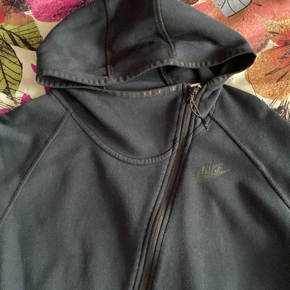 Nike Women's Tech fleece Butterfly hoodie - Picture 4 of 8